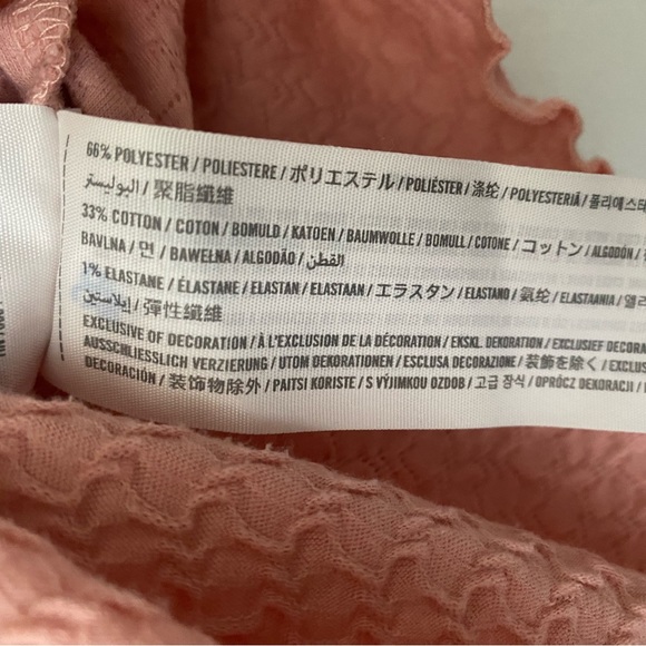 Hollister tank. Crop top. Pink. Size small. - Picture 4 of 4